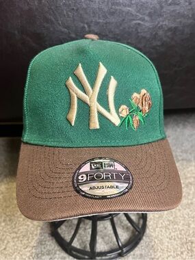 New Era Green and Brown NY Floral 9FORTY Cap